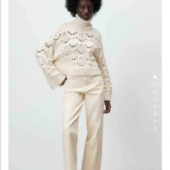 Zara Sweater with cable knit detailing. Buttoned cuffs and sides. Size S - Picture 9 of 10